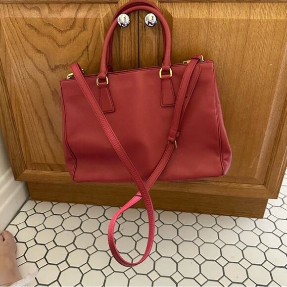 Prada $3,495 Galleria Saffiano Large Leather Bag 100% Authentic - Picture 5 of 12